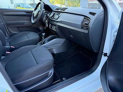 SKODA Fabia 1,0 MPI Cool Plus + Enjoy-Paket, PDC, DAB+, ALU