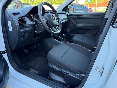 SKODA Fabia 1,0 MPI Cool Plus + Enjoy-Paket, PDC, DAB+, ALU