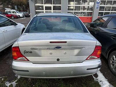 Ford Focus Focus Stufenheck Ghia (Kupplung defekt)