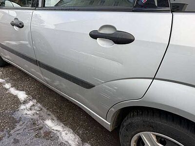 Ford Focus Focus Stufenheck Ghia (Kupplung defekt)