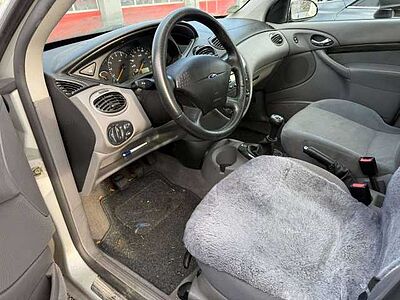 Ford Focus Focus Stufenheck Ghia (Kupplung defekt)