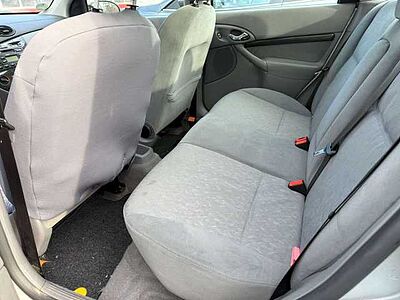 Ford Focus Focus Stufenheck Ghia (Kupplung defekt)