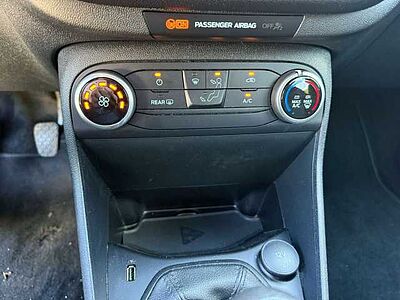 Ford Fiesta 1,1 Ti-VCT Cool & Connect, PDC, Temp., Easy-Drive