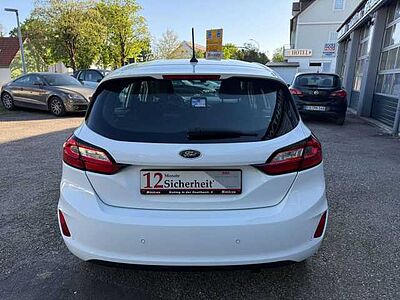 Ford Fiesta 1,1 Ti-VCT Cool & Connect, PDC, Temp., Easy-Drive