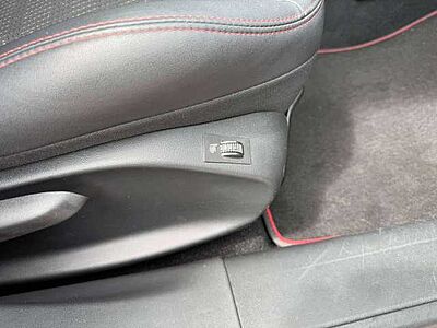 Peugeot 2008 1.2 PureTech 130, Allure