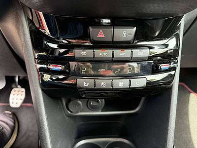 Peugeot 2008 1.2 PureTech 130, Allure