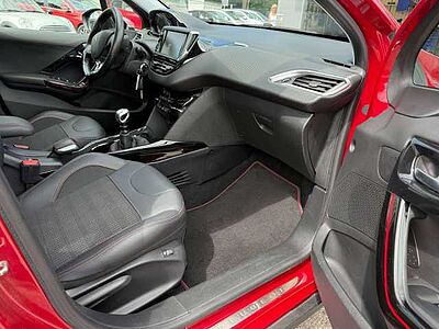 Peugeot 2008 1.2 PureTech 130, Allure