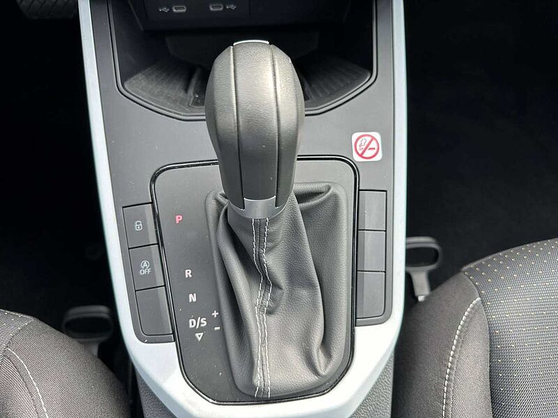 SEAT Arona 1,0 TSI Style  Infotain P. Fahrassi. P. W. P. PDC
